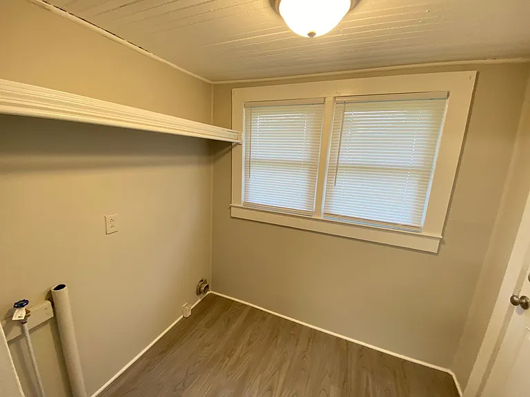 918 Laura Ave — Photo 14