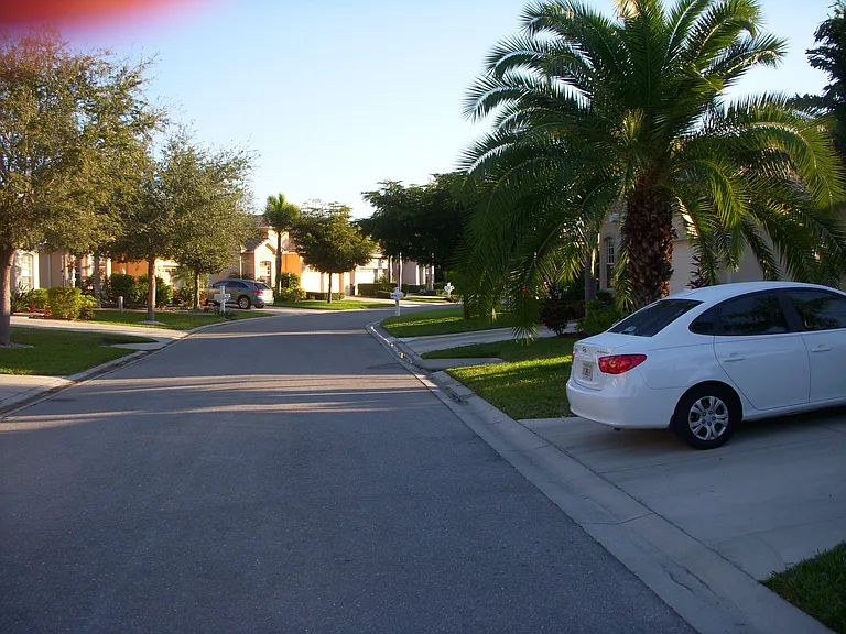 9741 Las Casas Dr — Photo 2