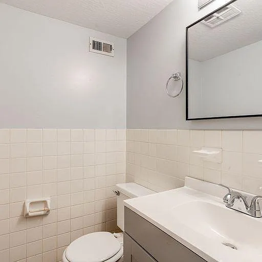 2 bed / 1.5 bath