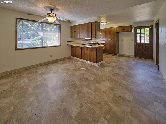 4th image of 10017 NW 26th Ave