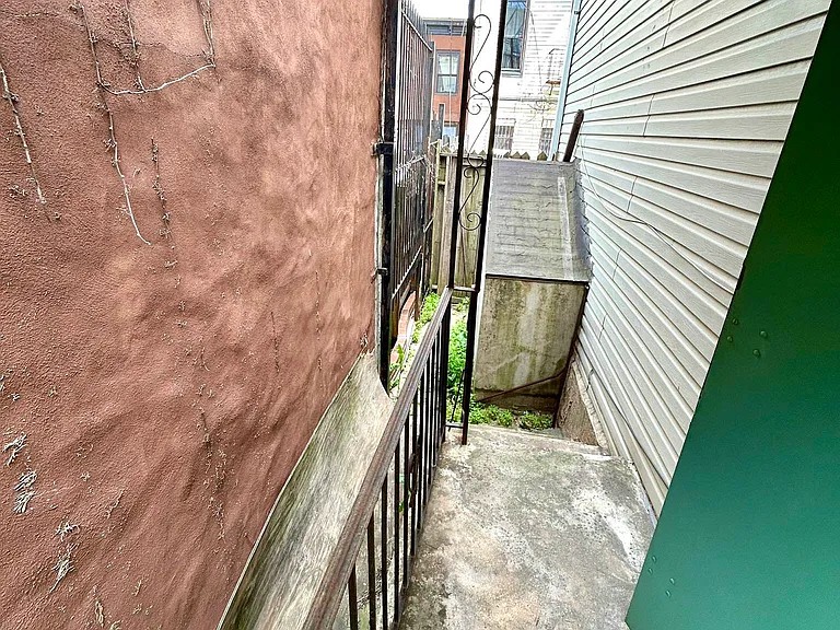1345 De Kalb Ave #1A — Photo 9