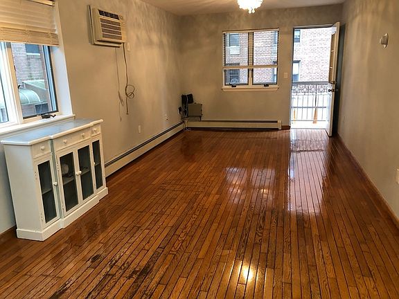 3rd image of 2378 E 14th St APT 2B