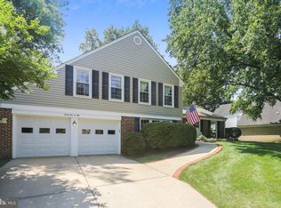 9104 Wandering Trail Dr, Potomac, MD 20854