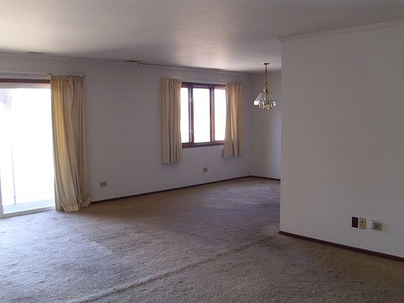 3rd image of 13050 S Marquette Ave APT 3B