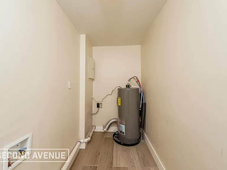3201 Avenue E — Photo 19