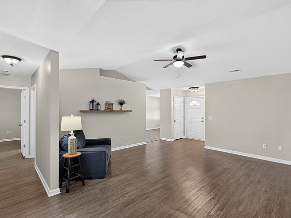 5th image of 112 Slate Ln