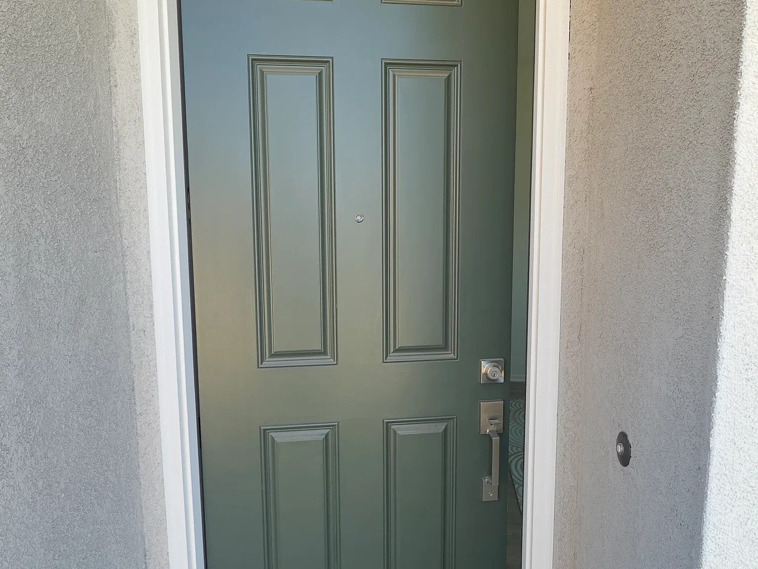 Gentry Ave, Corona — Photo 1
