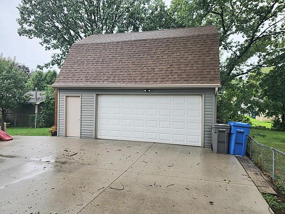 2nd image of 706 S 9th STREET