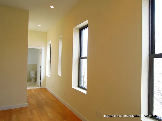 Rented by Bohemia Realty Group | media 42