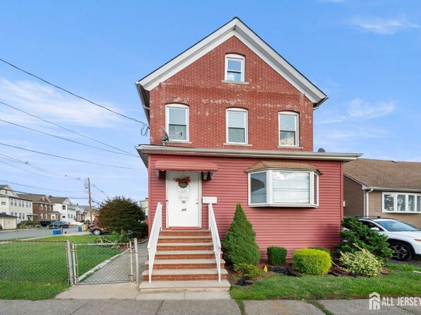 46 Hayward Ave, Carteret, NJ 07008