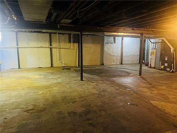 5th image of 7705 Smalley Ave