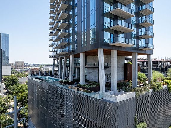 3rd image of 70 Rainey St #1703