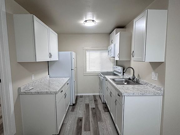 3rd image of 4070 Railroad Ave #3