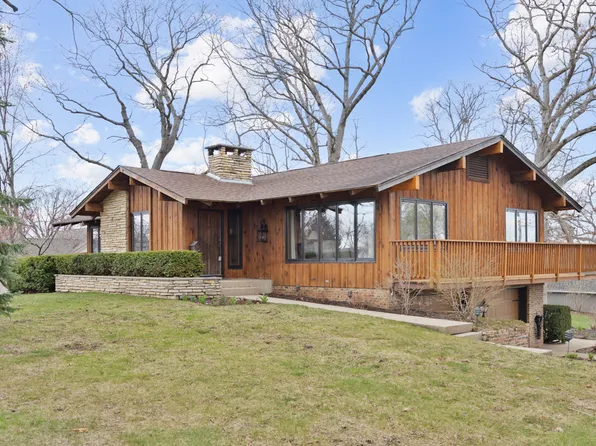 895 Stanford Dr, Marengo, IL 60152