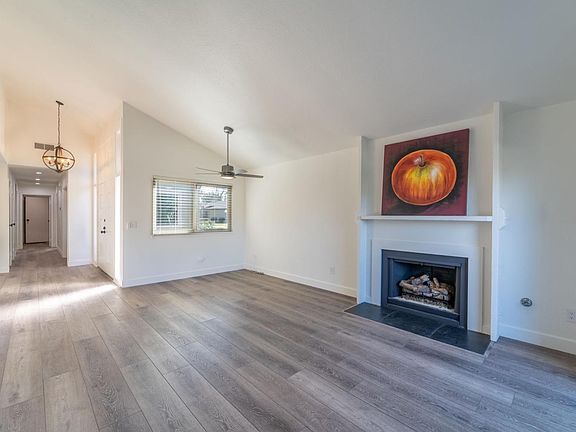 2nd image of 612 Plaza De Las Sierras