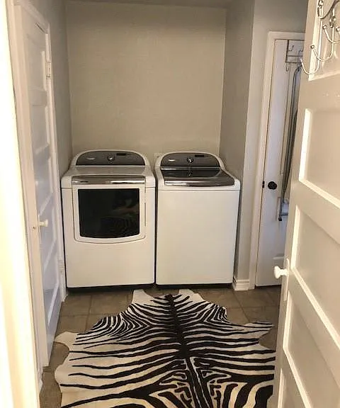 1818 Clover Ln — Photo 6