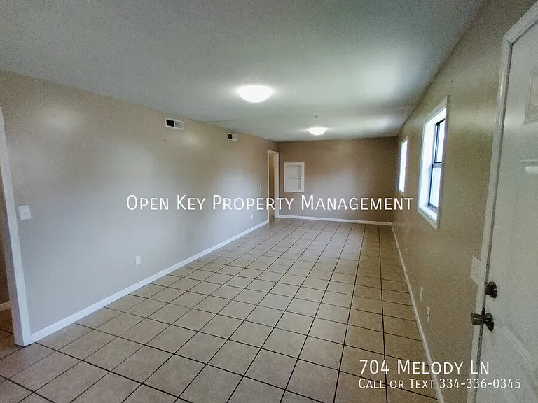 704 Melody Ln — Photo 3