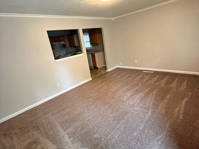 2 Philip Ct — Photo 2