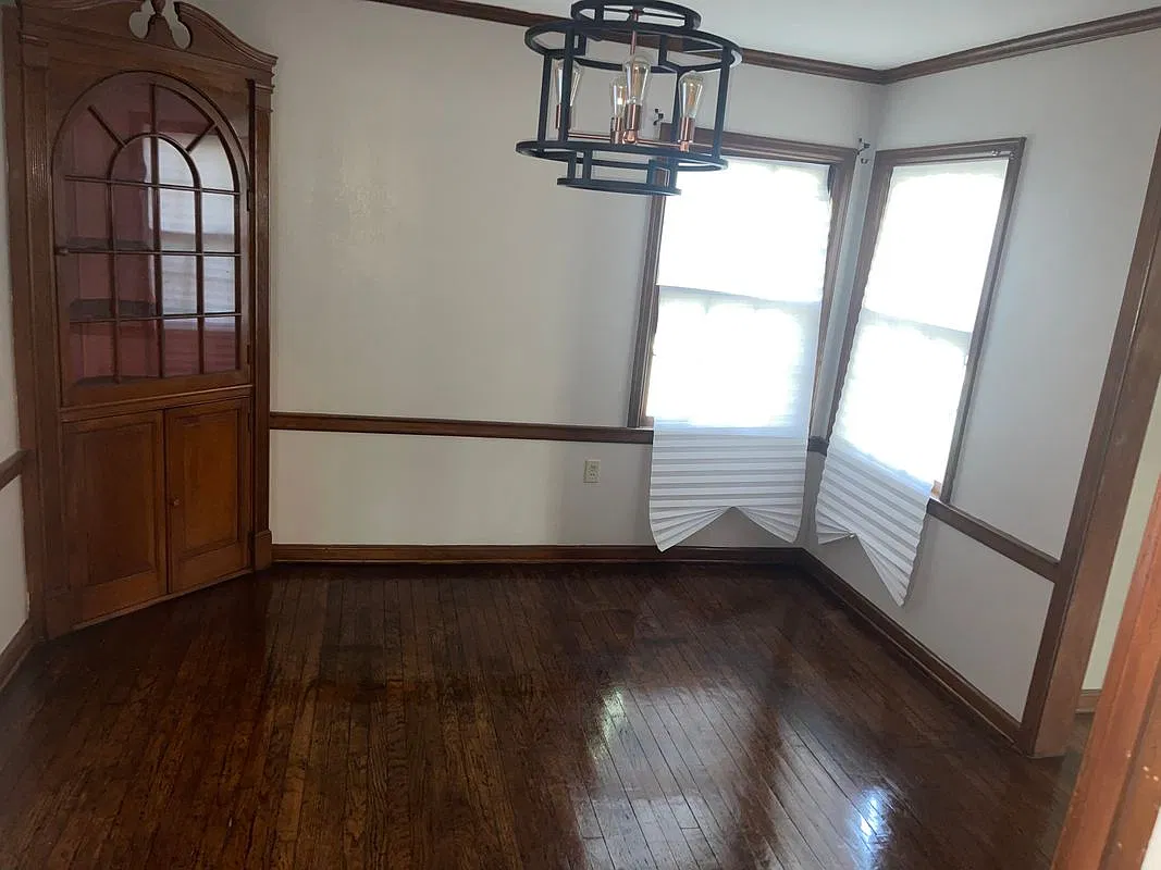 3 bed, 1.5 bath, 1518 sqft, $1,600 — Photo 1