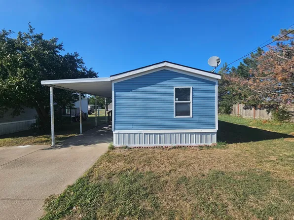 702 Cedar Creek Dr #702C, Salina, KS 67401