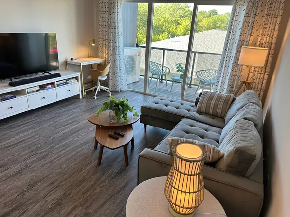 1601 N Windsor Ave #307, Cottage Grove, WI 53527