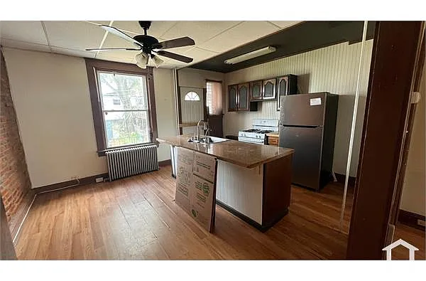Building Photo - 3210 Elmora Ave
