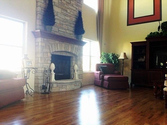5th image of 4107 Honey Locust Dr