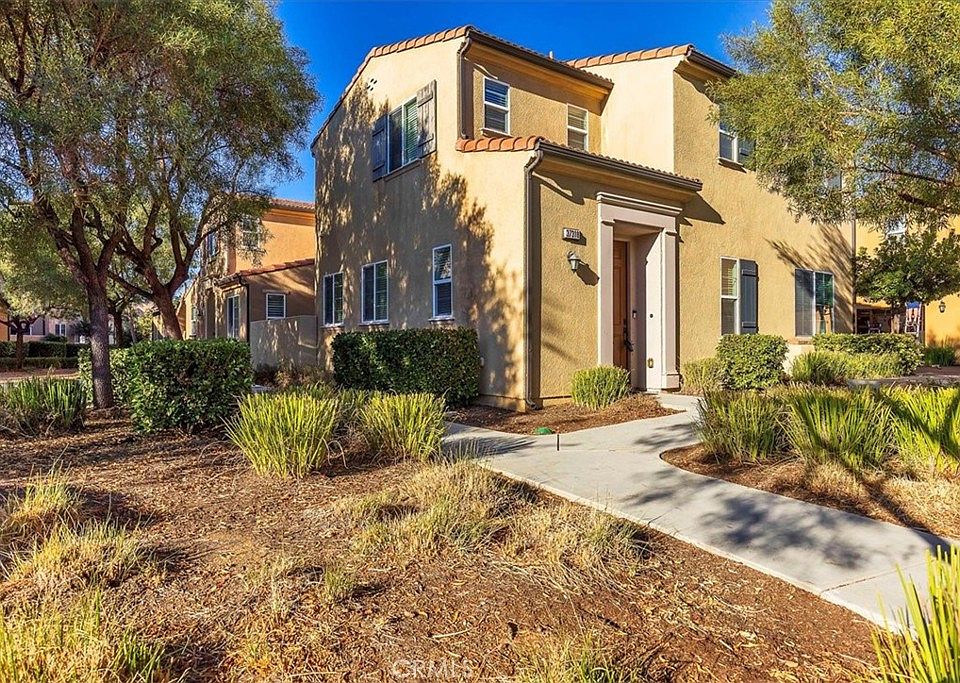 1st image of 37318 Paseo Tulipa