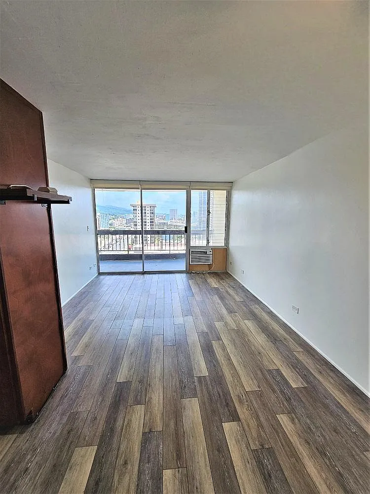 1 bed, 520 sqft, $2,100 — Photo 2