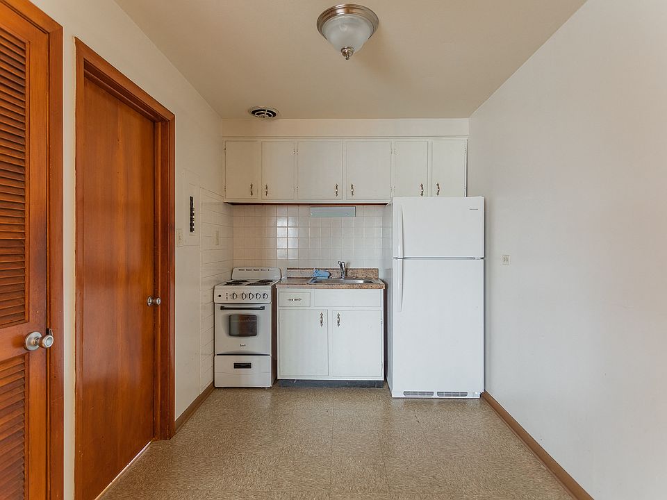 Unit 203 - Kitchen