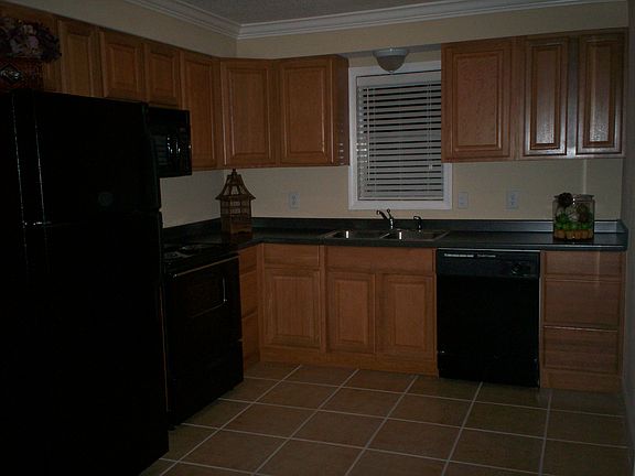3rd image of 48 Sellers Pl NW