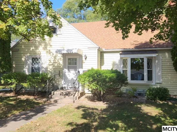 834 4th St SE, Mason City, IA 50401