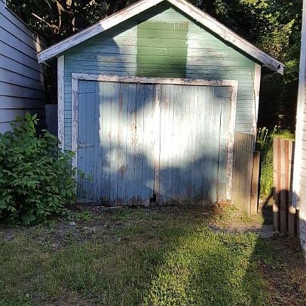 3rd image of 47 S Norwood Ave