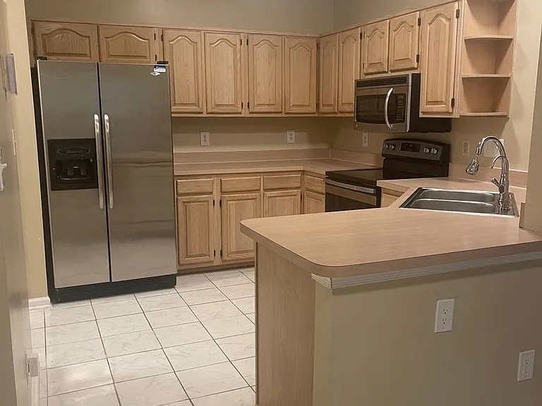 820 E Willow Point Pl — Photo 22