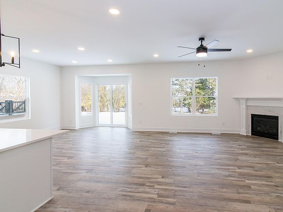 4th image of 19360 Newburgh Rd