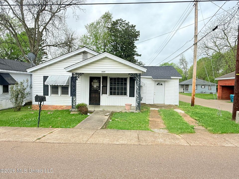 1st image of 1059 Fox St