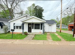 1059 Fox St, Grenada, MS 38901