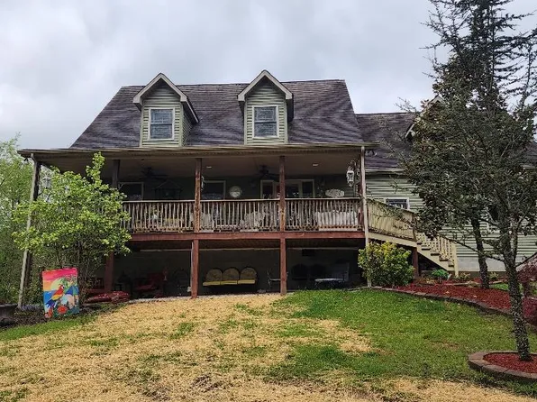 1 Sunset Ln, Pax, WV 25904