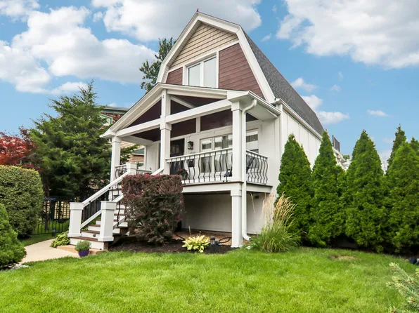 6328 W Addison St, Chicago, IL 60634