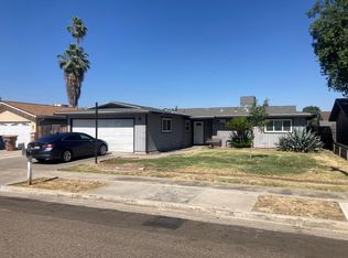 464 S Vista St, Tulare, CA 93274