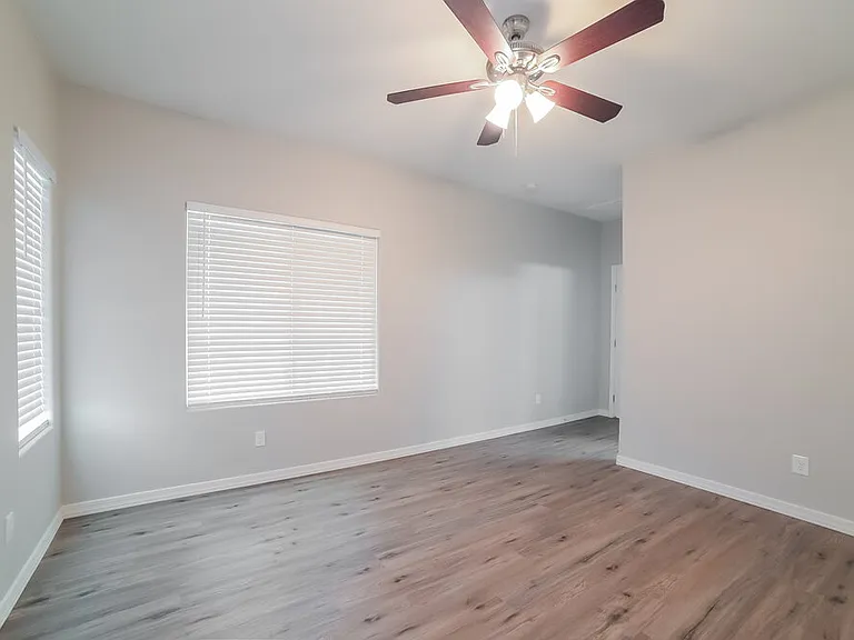 19284 W Woodlands Ave — Photo 7