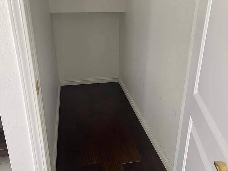 652 E Skylark Dr — Photo 4