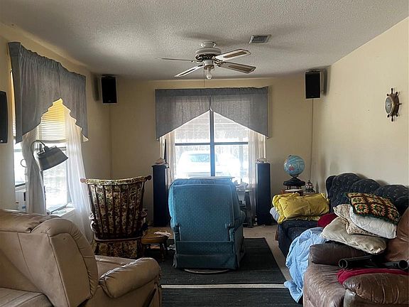 4th image of 160 Scott Rd