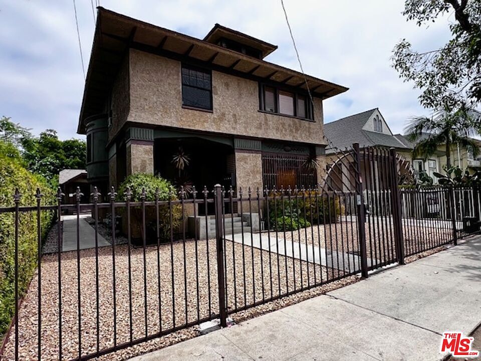 1st image of 2108 Oak St #2108B