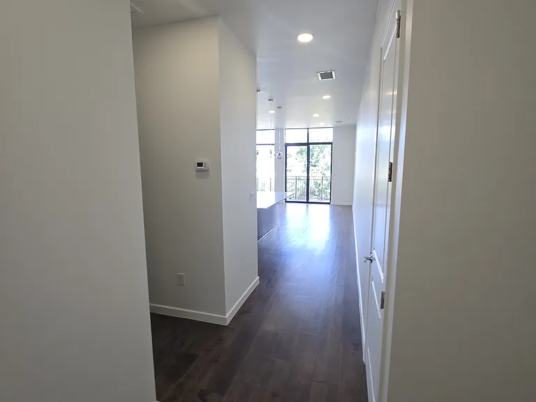4820 Caroline St #304 — Photo 9