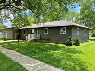 610 W 2nd St, Odebolt, IA 51458