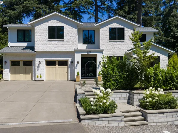 825 Ellis Ave, Lake Oswego, OR 97034