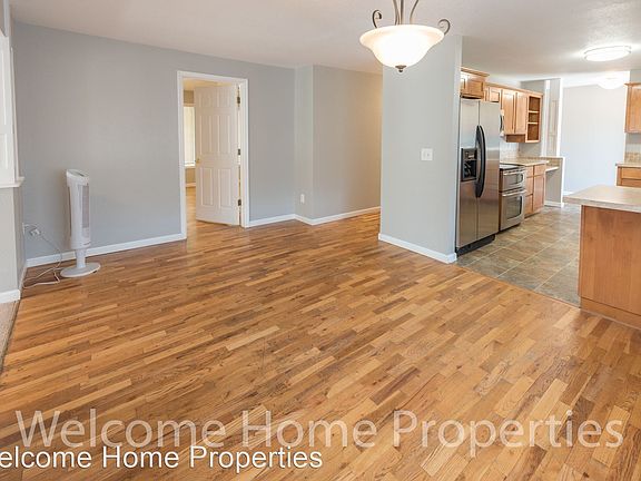 4th image of 1167 School Ave