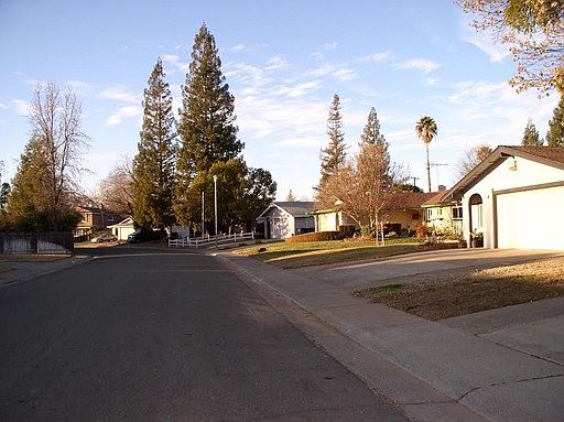2nd image of 6812 Coventry Dr
