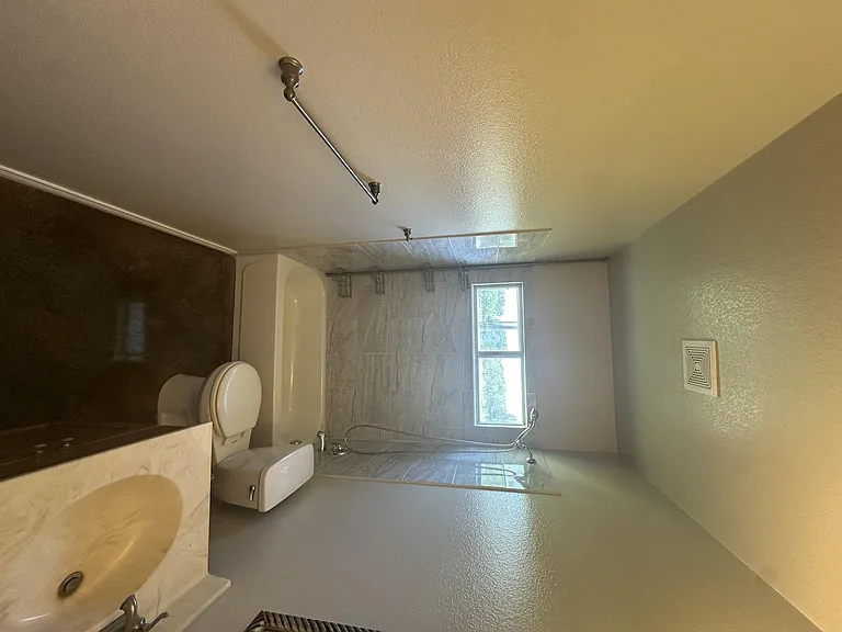 1640 NE County Road 228 #B — Photo 5